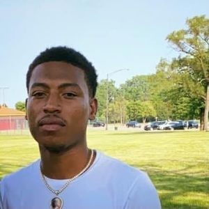 Meet your Posher, Pirvis